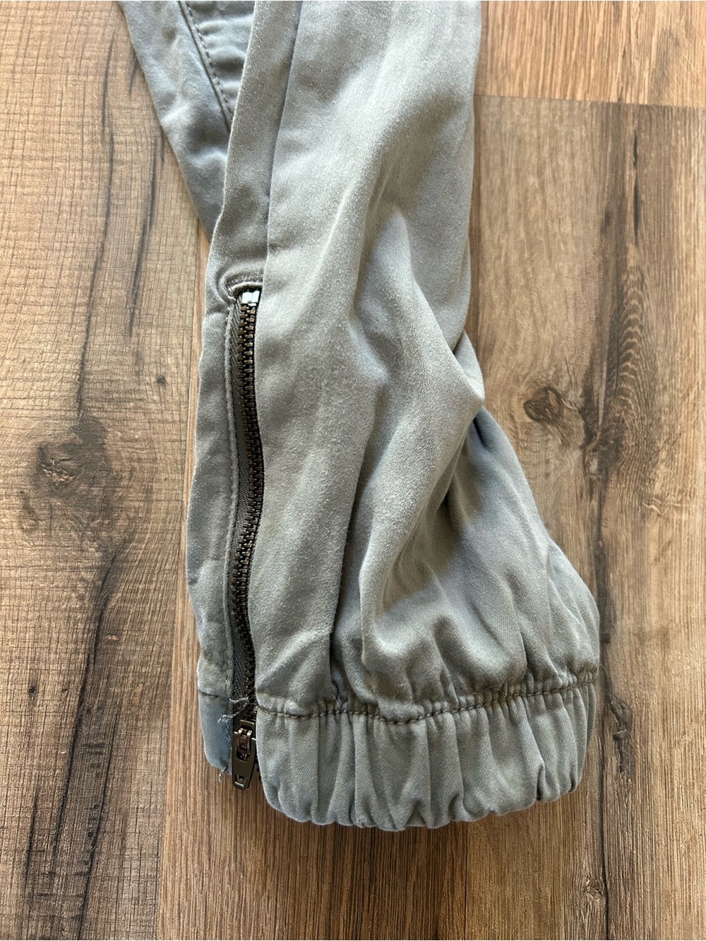 American Eagle Outfitters Women’s Jogger Pants - Light Grayish Green - Picture 5 of 7